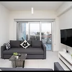 The Icon 103 - Luxury 2br With Pool, Mythical Seas - Protaras