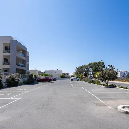 The Icon 103 - Luxury 2br With Pool, Mythical Seas - Protaras